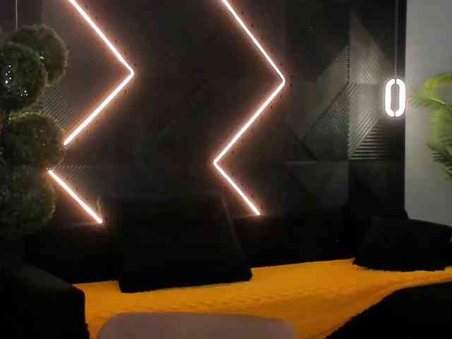 Julia-Robertson webcam