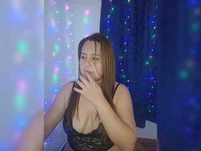 Honeyy69 webcam