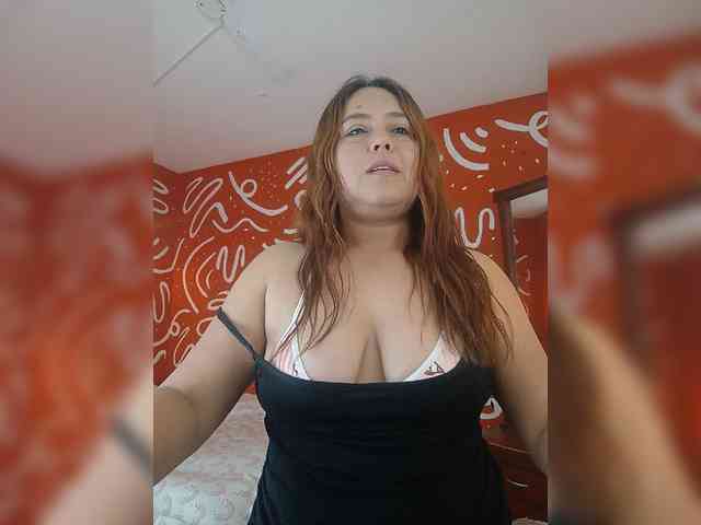 Honeyy69 webcam