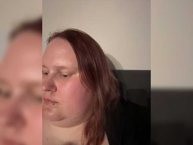 Smarties6300 live cam on BongaCams
