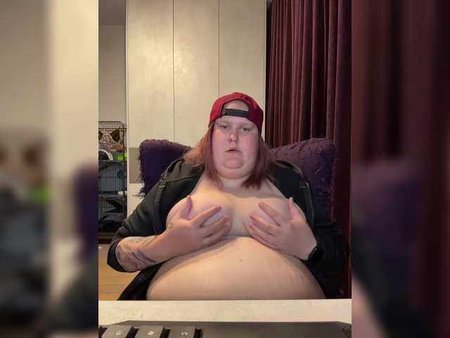Smarties6300 live cam on BongaCams
