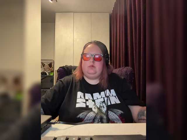 Smarties6300 live cam on BongaCams