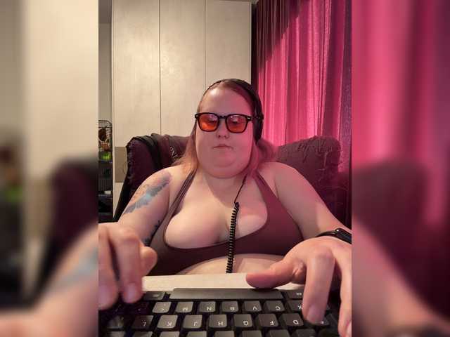 Smarties6300 live cam on BongaCams