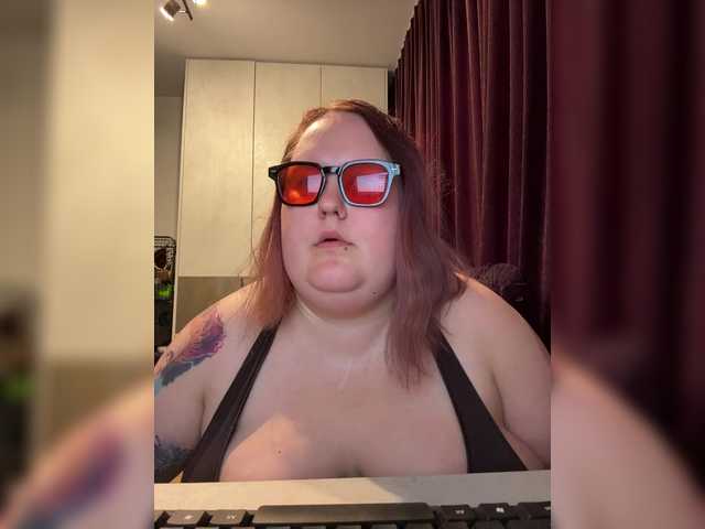 Smarties6300 live cam on BongaCams