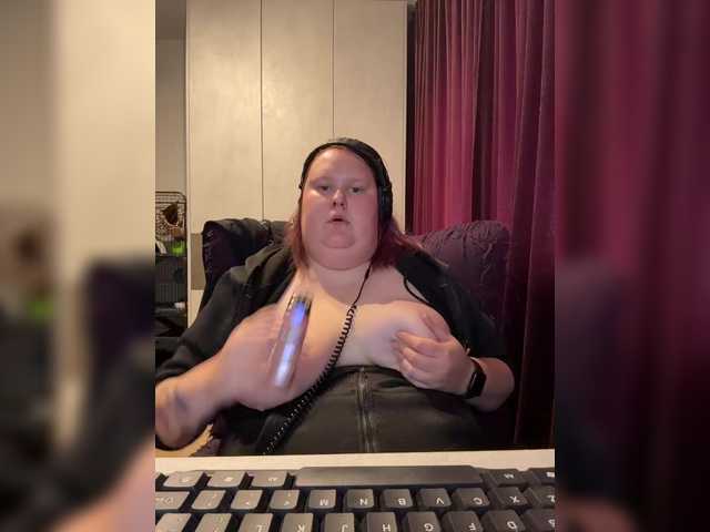 Smarties6300 live cam on BongaCams