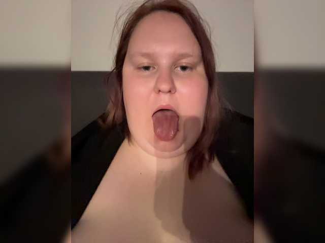 Smarties6300 live cam on BongaCams