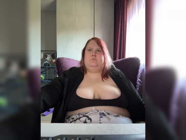 Smarties6300 live cam on BongaCams