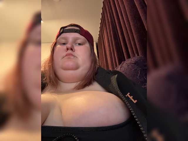 Smarties6300 live cam on BongaCams