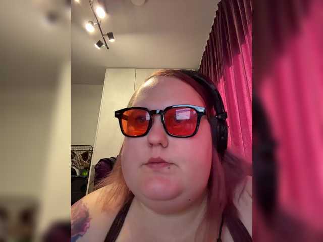 Smarties6300 live cam on BongaCams
