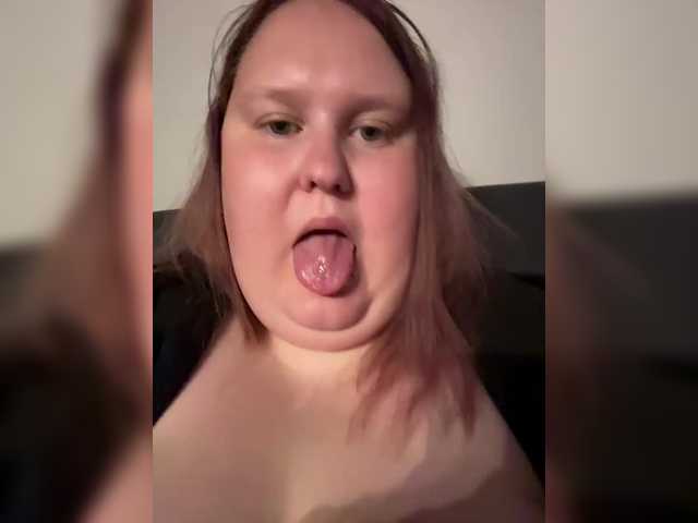 Smarties6300 live cam on BongaCams