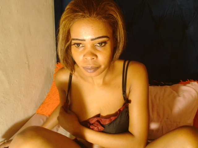 Candycherry32 live cam on BongaCams