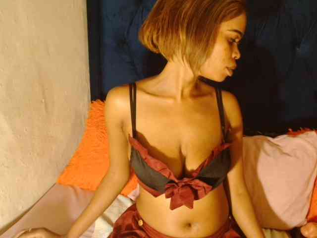 Candycherry32 webcam