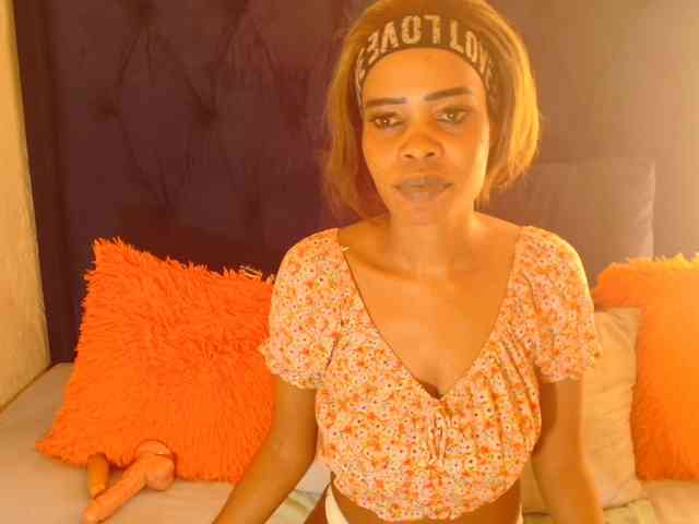 Candycherry32 webcam