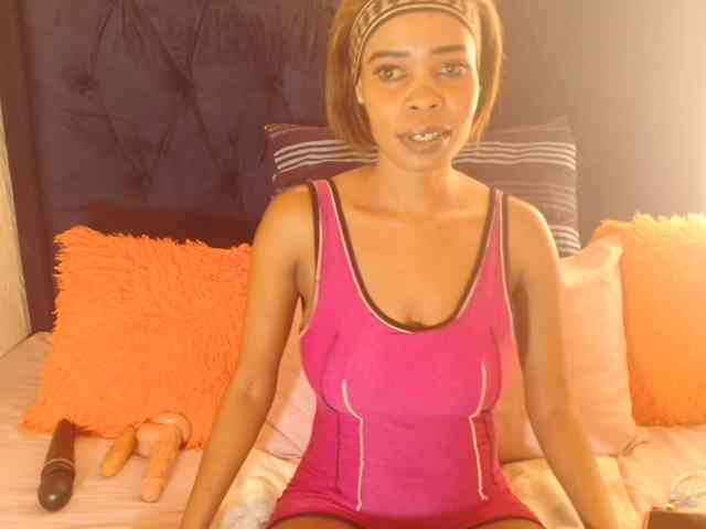 Candycherry32 webcam