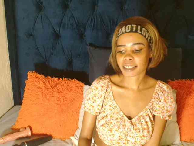 Candycherry32 webcam