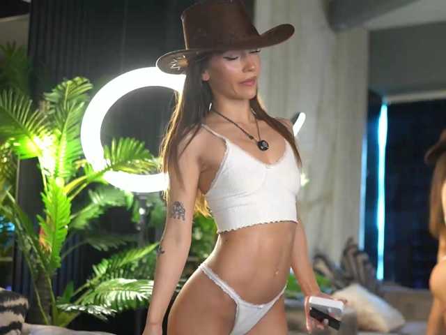 DahliaNoor live cam on BongaCams