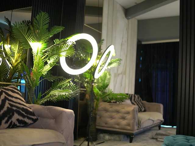 DahliaNoor live cam