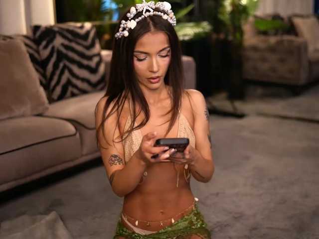 lexira1n live cam on BongaCams