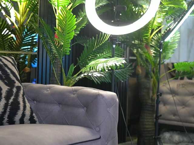 lexira1n — live female cam
