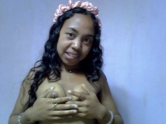 Oceane_Bianca live cam on BongaCams