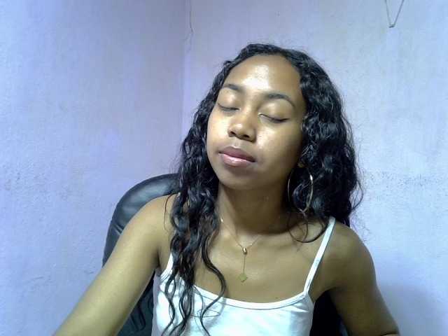 Oceane1, en directo ahora en BongaCams