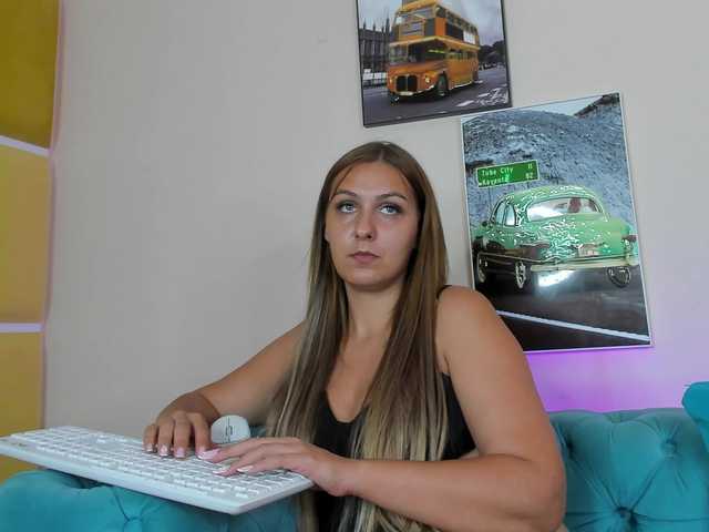 KaelaClay live cam on BongaCams