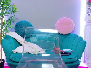MilaKunnis Porn Show