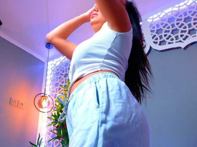 MilaKunnis live cam on BongaCams