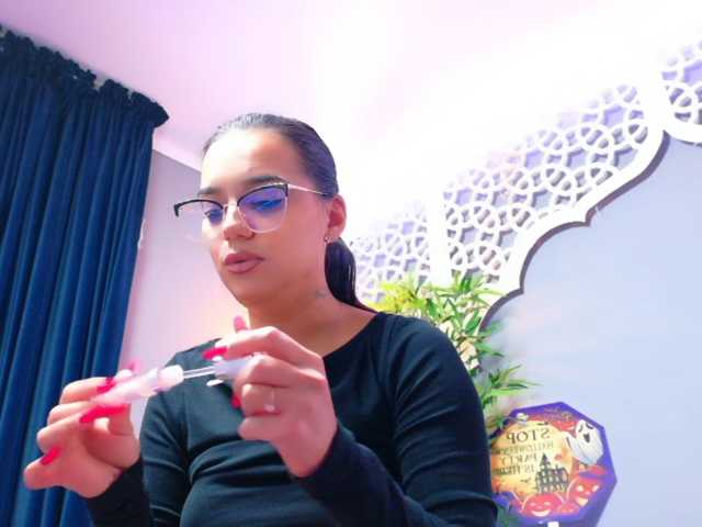 MilaKunnis live cam on BongaCams