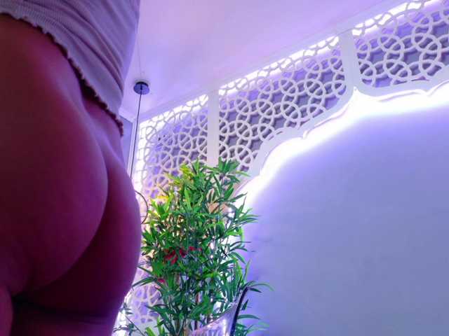 MilaKunnis live cam on BongaCams
