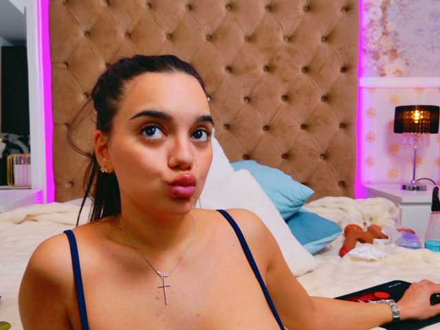 MilaKunnis live cam on BongaCams