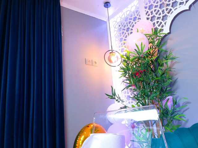 MilaKunnis live cam on BongaCams