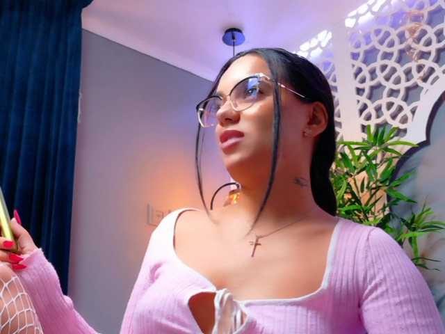 MilaKunnis live cam on BongaCams