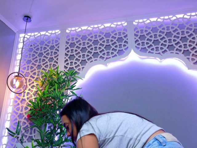 MilaKunnis live cam on BongaCams