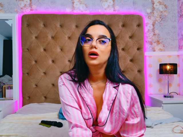 MilaKunnis live cam on BongaCams