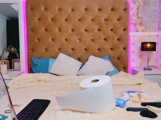 MilaKunnis live cam on BongaCams