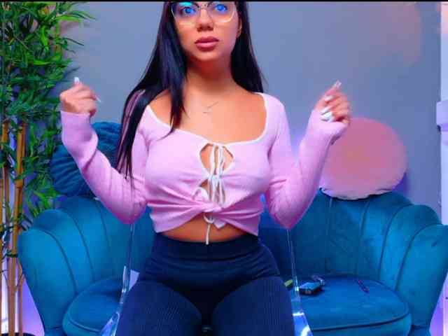 MilaKunnis webcam