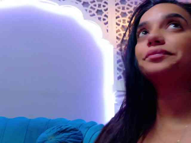 MilaKunnis webcam