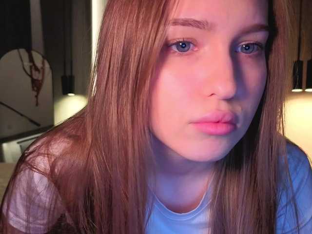 Alllura live cam on BongaCams