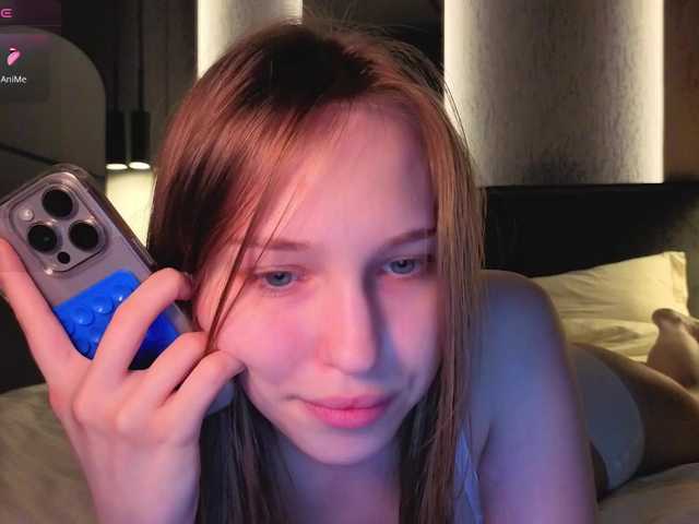 Alllura live cam on BongaCams