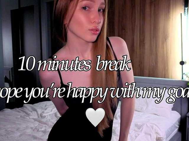 Alllura live cam on BongaCams