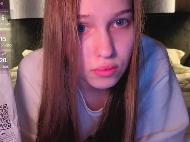 Alllura live cam on BongaCams