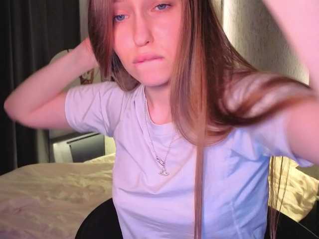 Alllura live cam on BongaCams