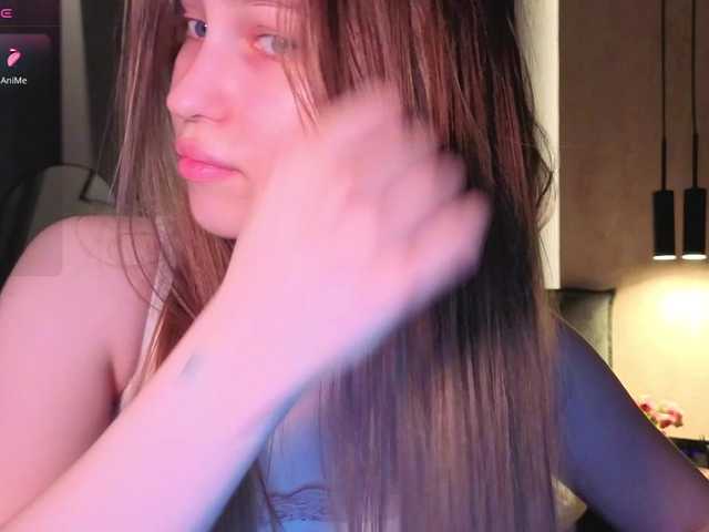 Alllura live cam on BongaCams