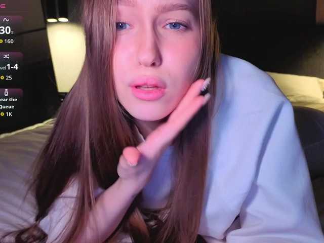 Alllura live cam on BongaCams