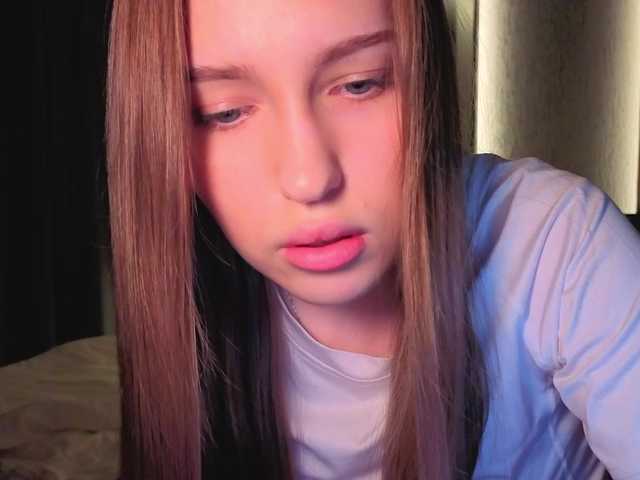 Alllura live cam on BongaCams