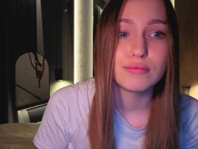 Alllura live cam on BongaCams