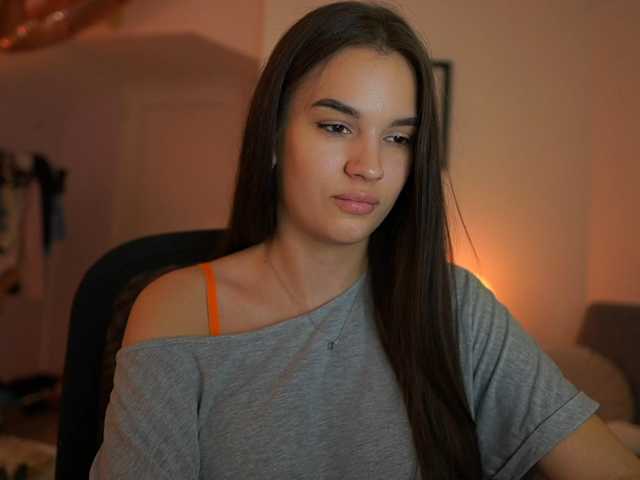 GlowingKatee live cam on BongaCams