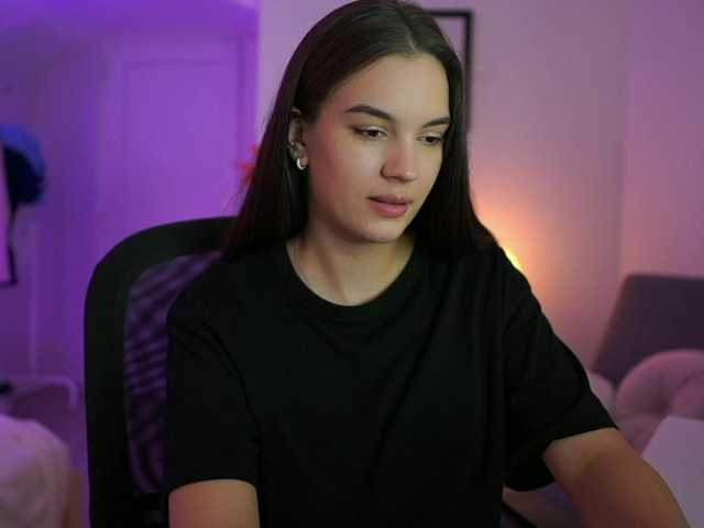 GlowingKatee live cam on BongaCams