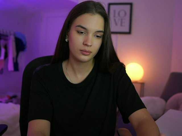 GlowingKatee live cam on BongaCams
